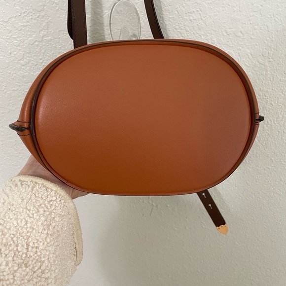 Marc Jacobs Leather Small Bucket Bag - Picture 15 of 16